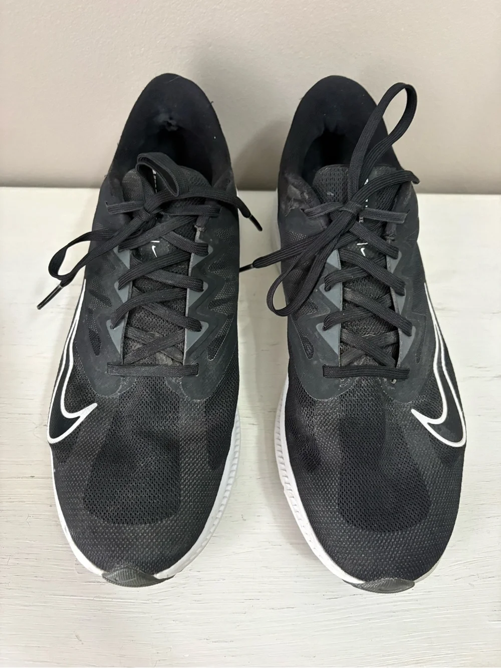 Nike Black and White Women's Athletic Running Shoes
